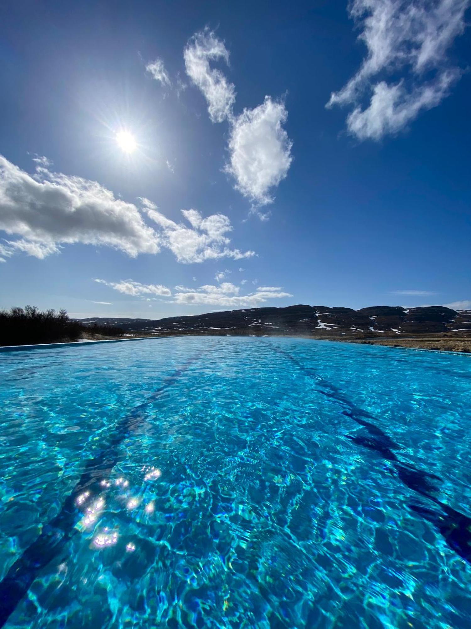 Hotel Laugarholl With Natural Hot Spring Хоульмавик Экстерьер фото